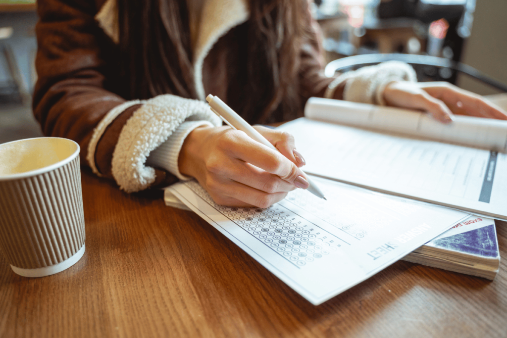 2-4-1024x683 Estratégias para Passar em Provas de Inglês como o TOEFL e IELTS